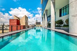 Beautiful 1 BD Condo in Downtown #1914