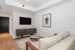 Beautiful 1 BD Condo in Downtown #1914