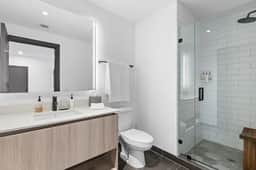 High-Rise Luxe 2BD Condo in Downtown Miami - #4117