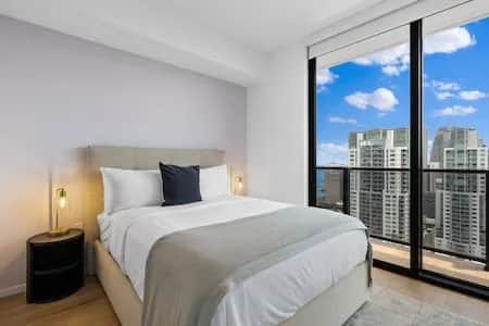 High-Rise Luxe 2BD Condo in Downtown Miami - #4117