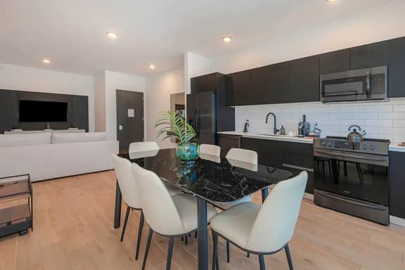 High-Rise Bayview 3B Oasis #4001