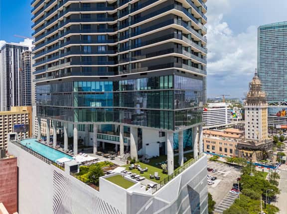 Elevated Bayview Living | 3BR Condo #3601