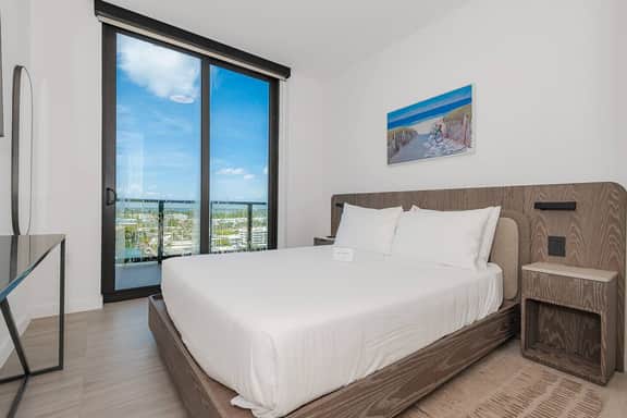 Skyline Serenity Lux 3BR Residence - Miami Beach