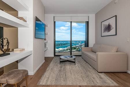 Lux 2 BD Condo with Breathtaking Views #4511
