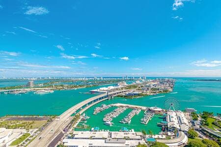 Downtown Luxury · Bay Views + Beach Club · #3711