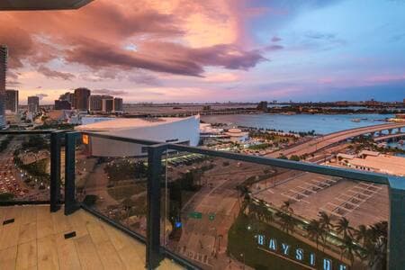 Lux 2 BD Condo at The Biscayne Boulevard #3009