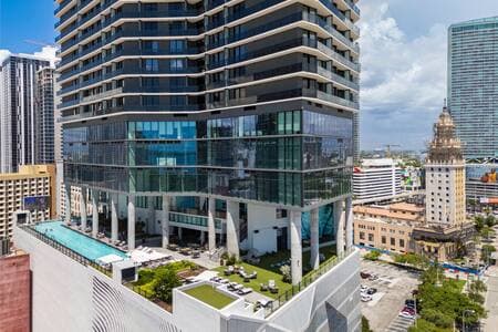 Modern 1 Bedroom Condo in Donwtown #1510