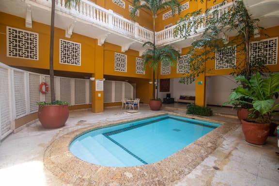 Walled City Escape | Piscina | Rooftop con Jacuzzi